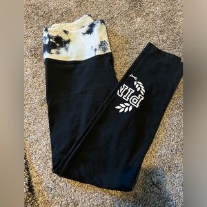 Women’s pink leggings